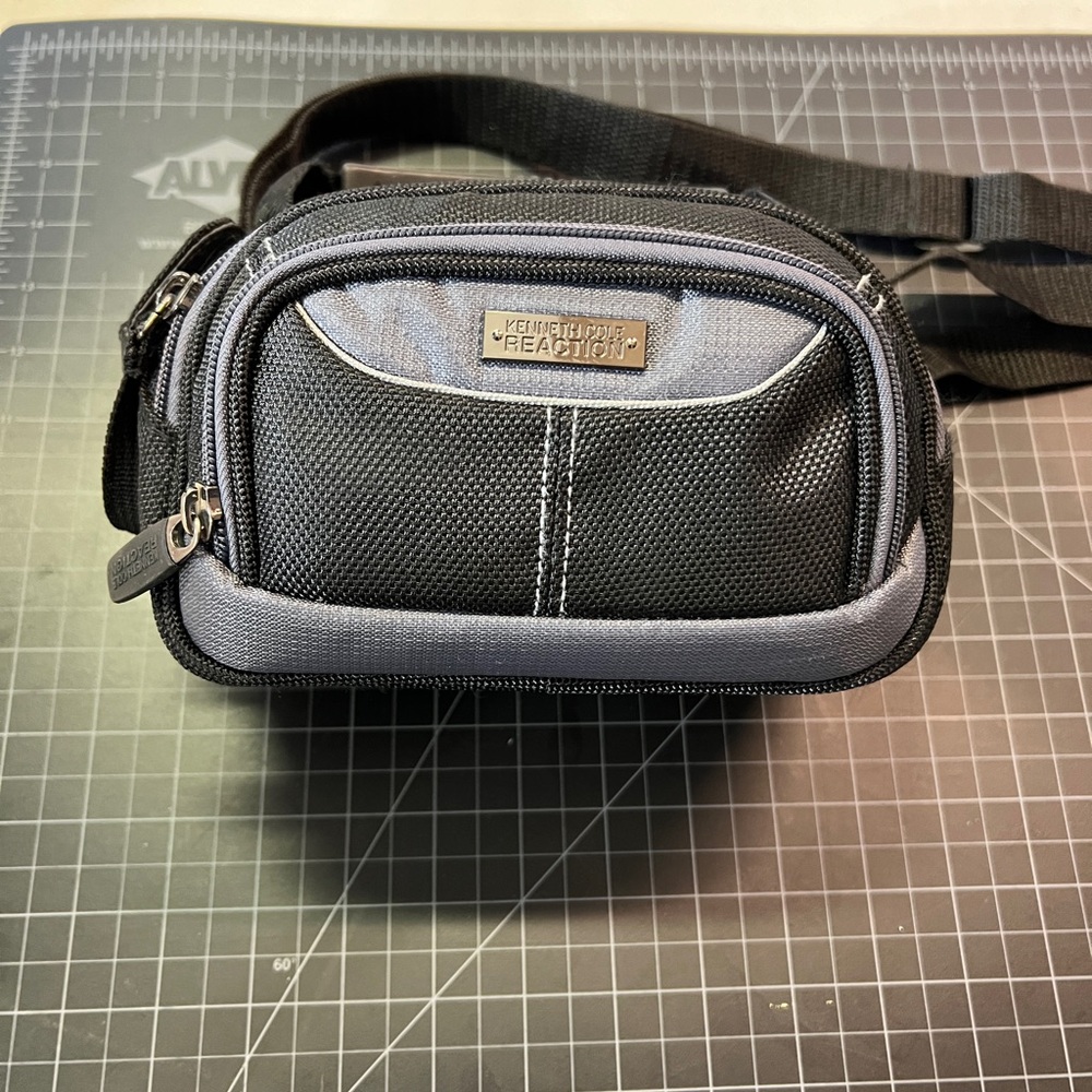 VGUC Kenneth Cole Reaction nylon bag